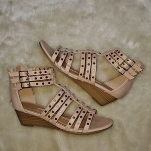 NUDE sandals with a slight heel